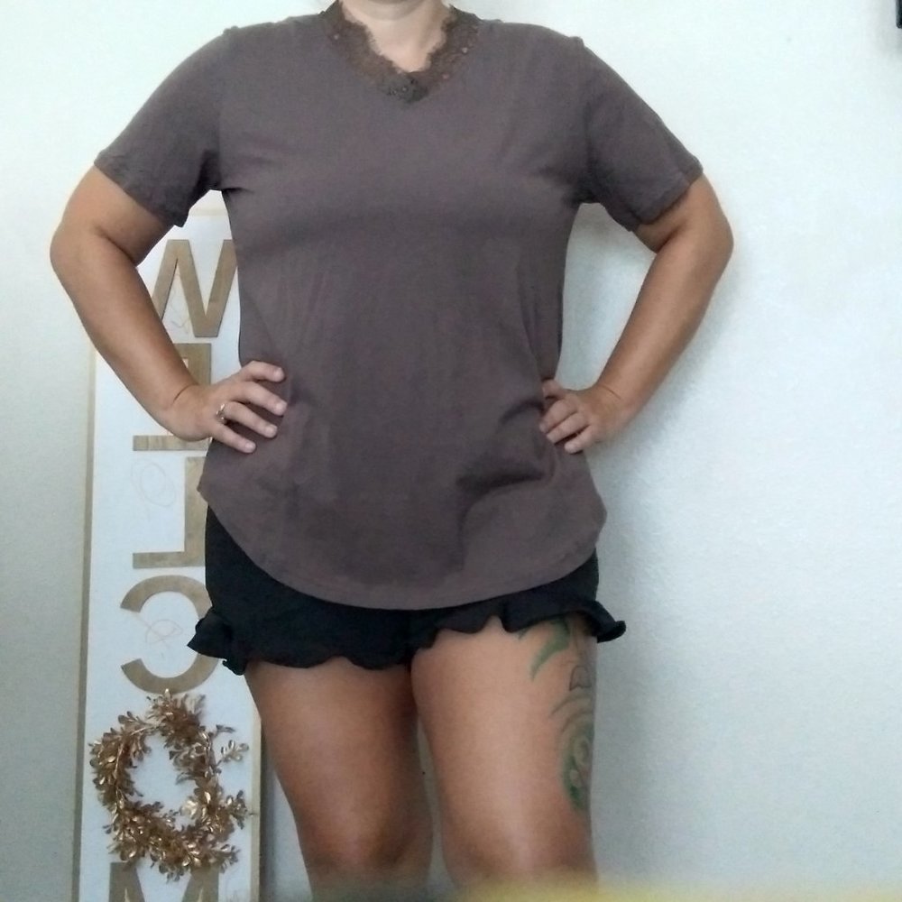 LACEY V NECK TEE Southern Grace Brown NWT